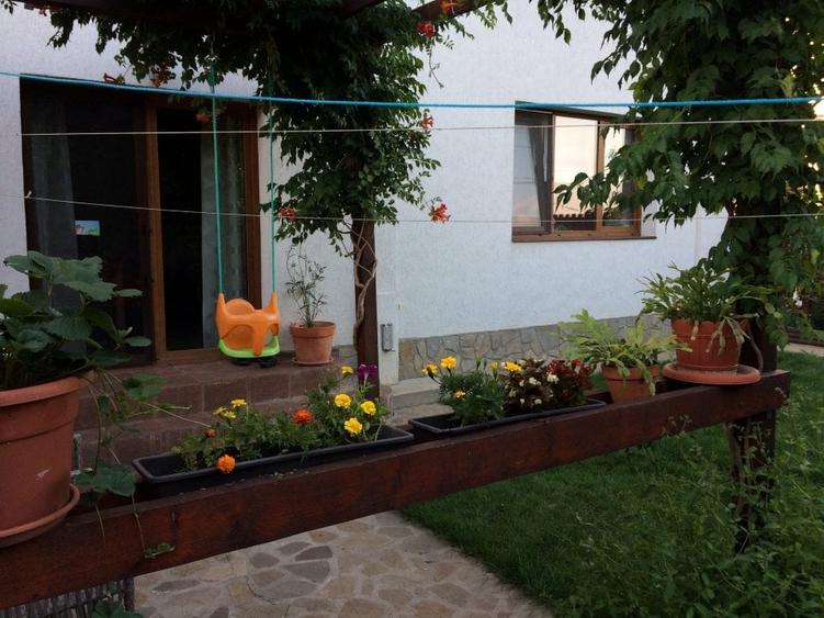 Duplex cu 4 camere cu Teren 150 Mp în Gulia