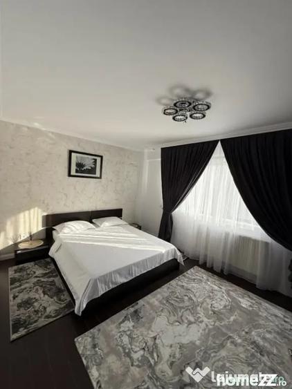 Apartament cu 5 camere decomandat în 1 Mai