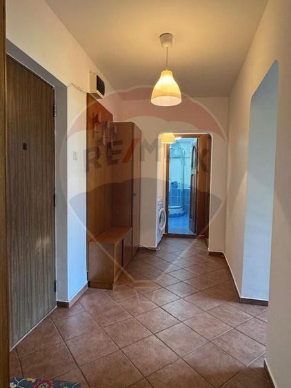 Apartament cu 2 camere decomandat, mobilat în Panduri
