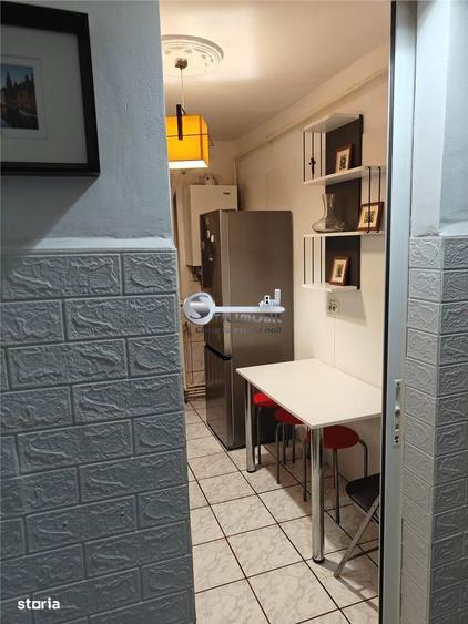 Apartament cu 2 camere semidecomandat, mobilat în Mircea cel Bătrân