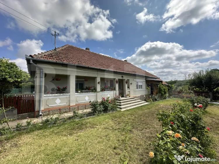 Casă cu 2 camere cu Teren 2963 Mp în Central