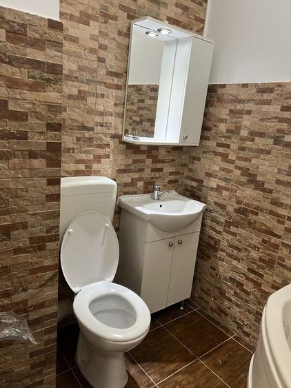 Apartament cu 2 camere semidecomandat în Roșu