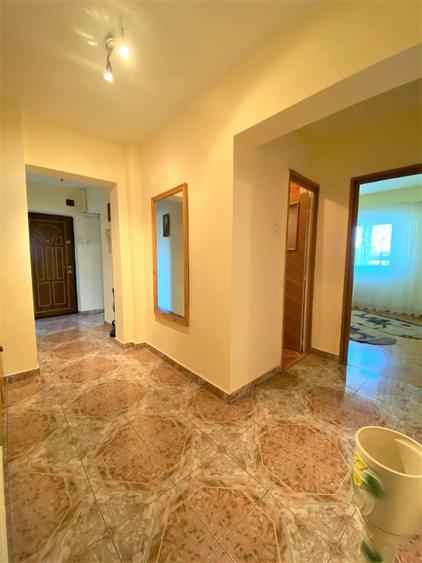 Apartament cu 3 camere decomandat, mobilat în Zorilor
