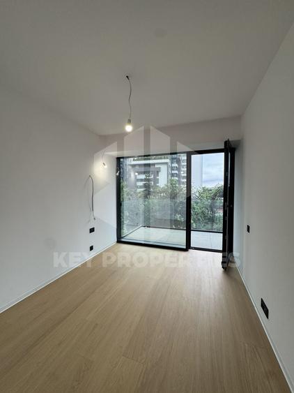 Apartament cu 4 camere decomandat în Aviației