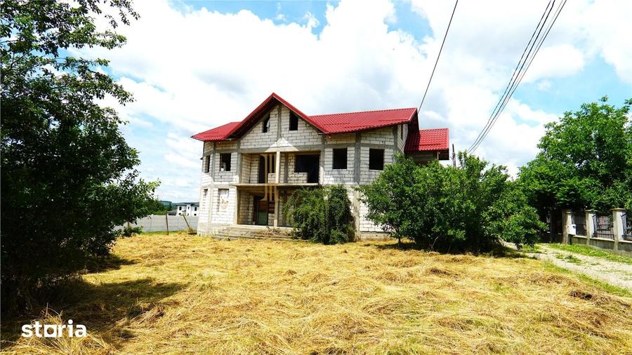 Casă cu 6 camere cu Teren 500 Mp în Aninoasa