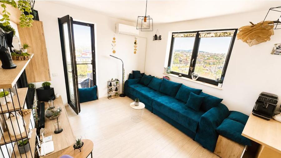 Apartament cu 3 camere decomandat, mobilat în Central