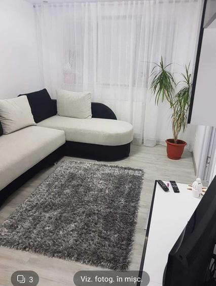 Apartament cu 3 camere semidecomandat în Central