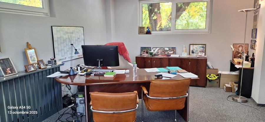 Birou, de 430 mp, în P-ta Presei Libere