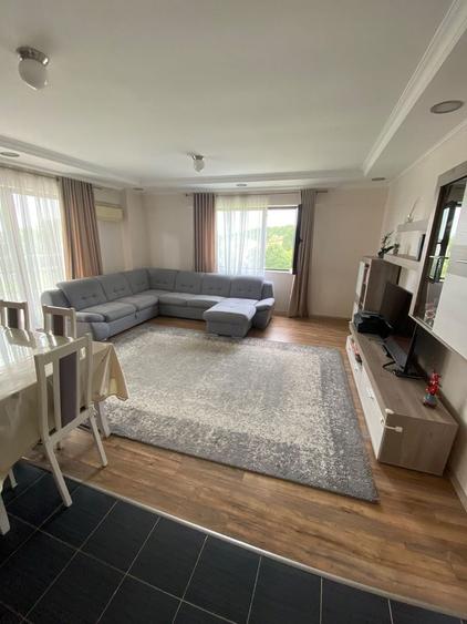 Apartament cu 3 camere decomandat, mobilat în Iancu Nicolae