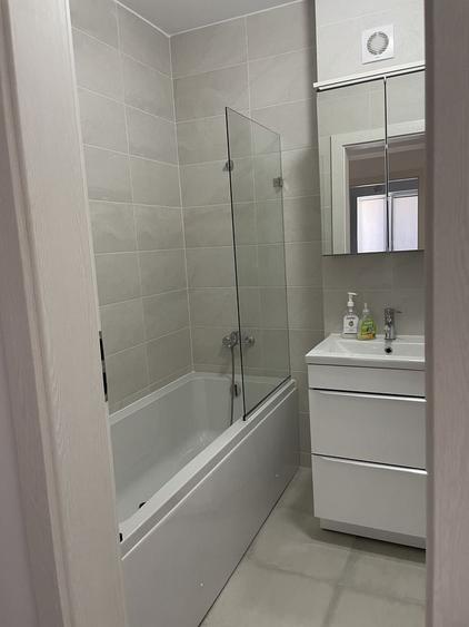 Apartament cu 2 camere decomandat în Titan