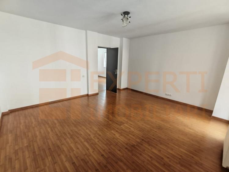Apartament cu 2 camere semidecomandat în Kamsas
