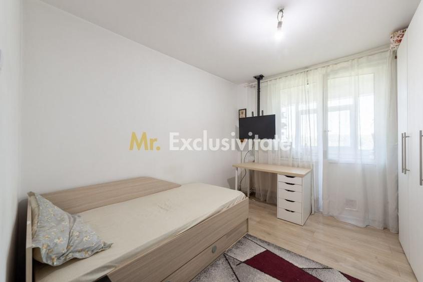 Apartament cu 3 camere semidecomandat, mobilat în Est