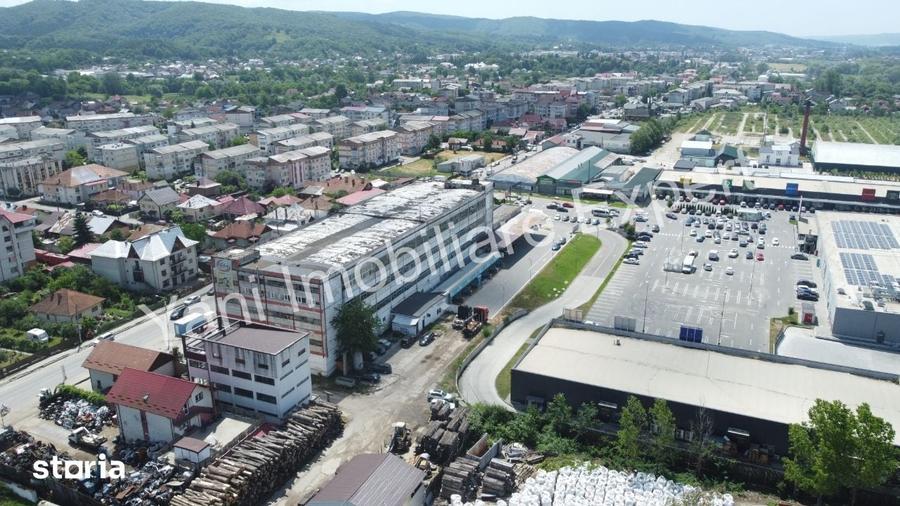 Spațiu comercial, de 9,500 mp, în Curtea de Argeș