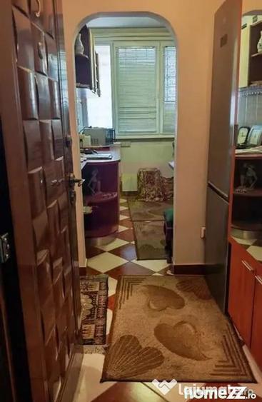 Apartament cu 2 camere semidecomandat în Lacul Tei