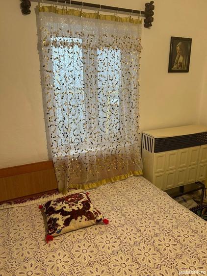 Casă cu 5 camere cu Teren 330 Mp în Valea Nucului