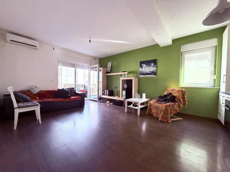 Apartament cu 3 camere decomandat, mobilat în Bucovina