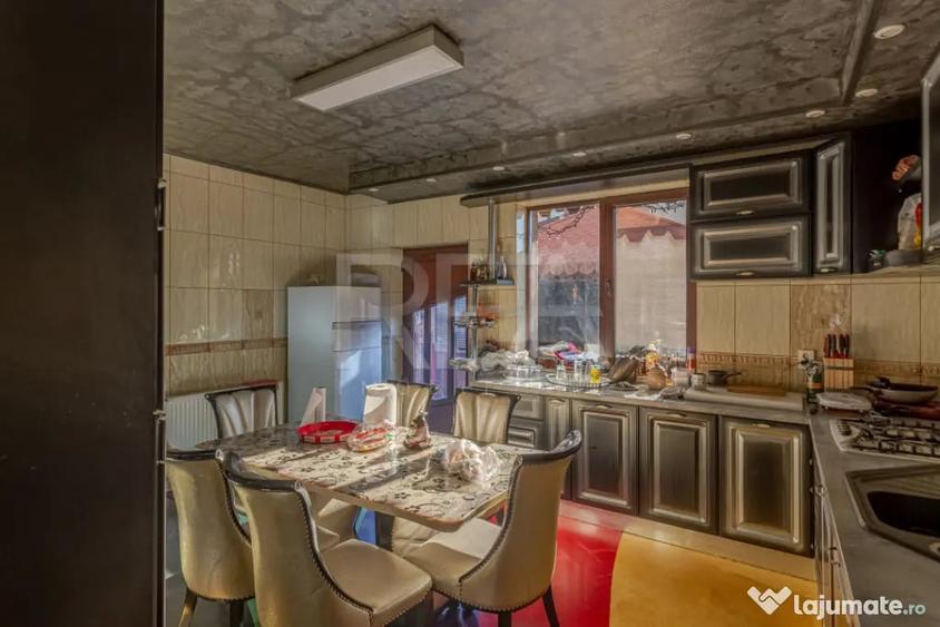 Casă cu 5 camere cu Teren 400 Mp în Apărătorii Patriei