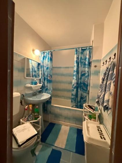 Apartament cu 3 camere semidecomandat în Titan