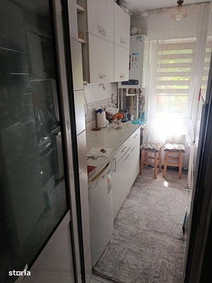 Apartament cu 2 camere semidecomandat în Podu Roș