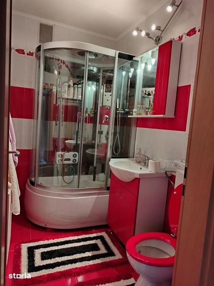 Apartament cu 3 camere semidecomandat în Gării