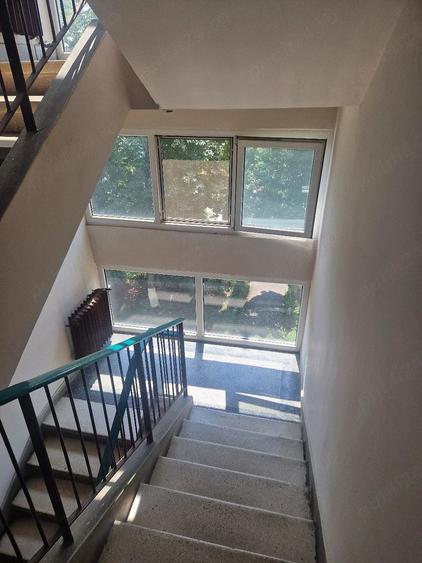 Apartament cu 3 camere semidecomandat în Dacia