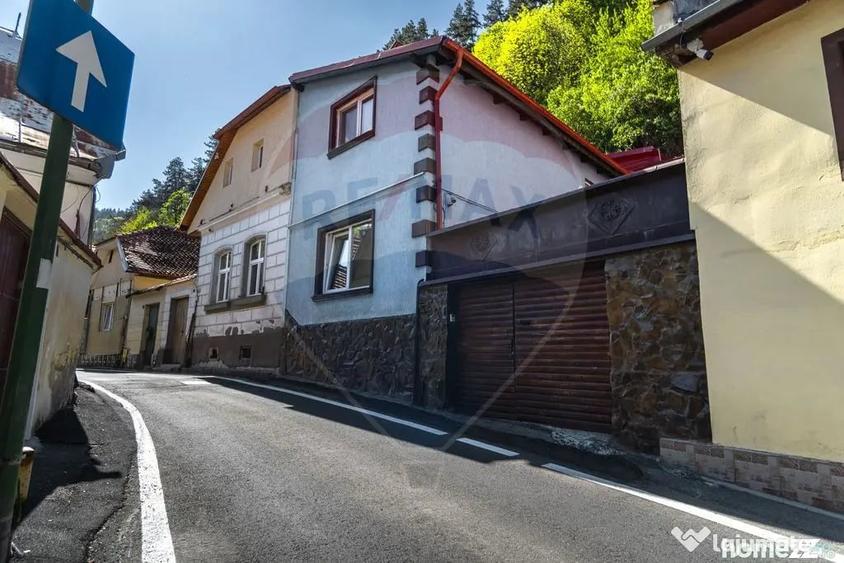 Casă cu 7 camere cu Teren 136 Mp în Schei