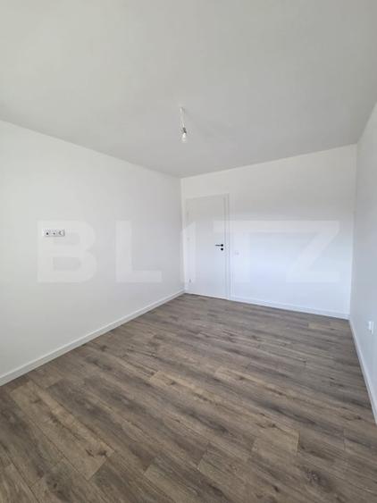 Apartament cu 3 camere semidecomandat în Florești