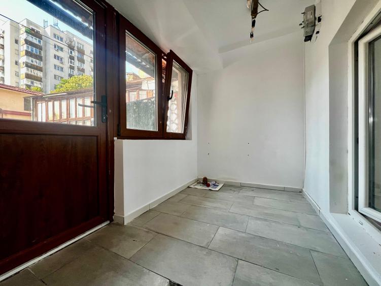 Apartament cu 2 camere semidecomandat în Central