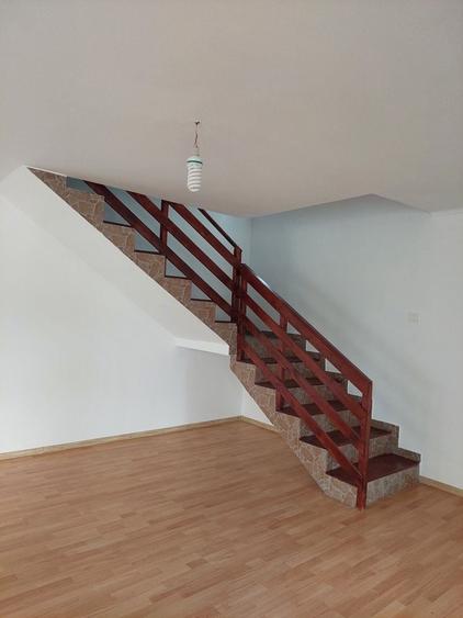 Casă cu 4 camere în Bragadiru