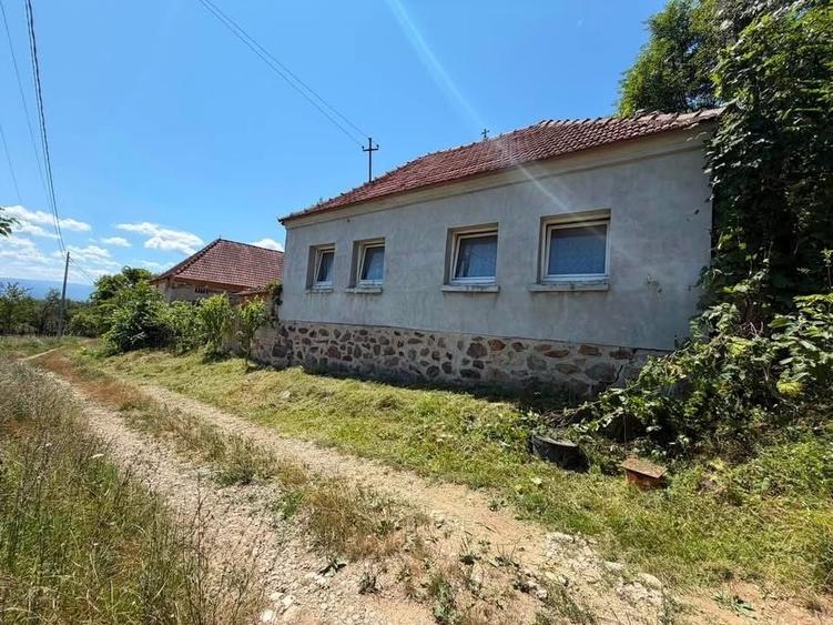 Casă cu 3 camere în Cigmău