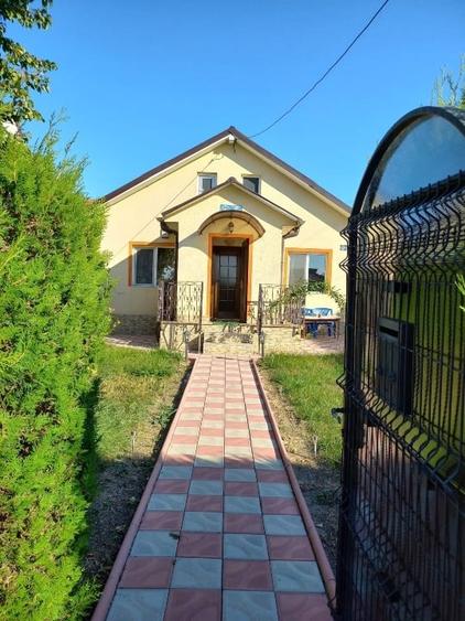Casă individuală cu 3 camere cu Canalizare în Valu lui Traian