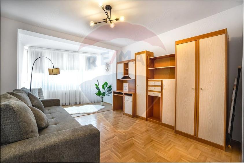 Apartament cu 3 camere decomandat în Vlahuță