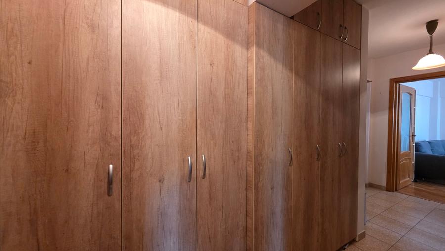 Apartament cu 2 camere decomandat în Titulescu