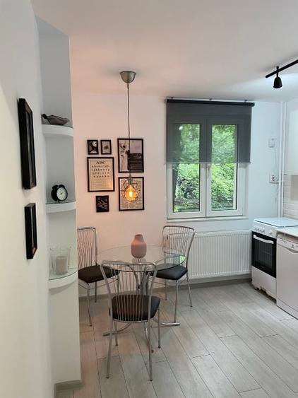 Apartament cu 2 camere decomandat, mobilat în Politehnica