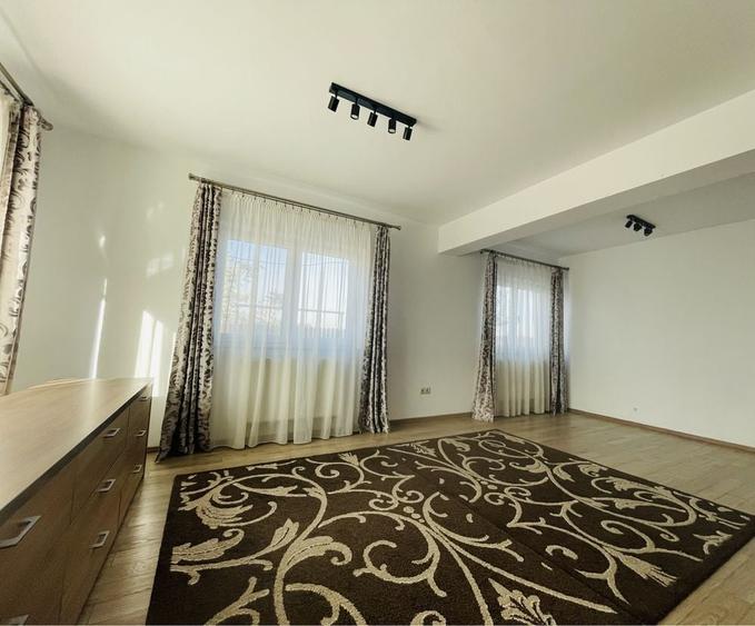 Casă cu 4 camere în Sânpetru