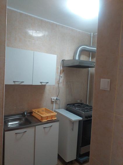 Garsonieră decomandată în Teiul Doamnei