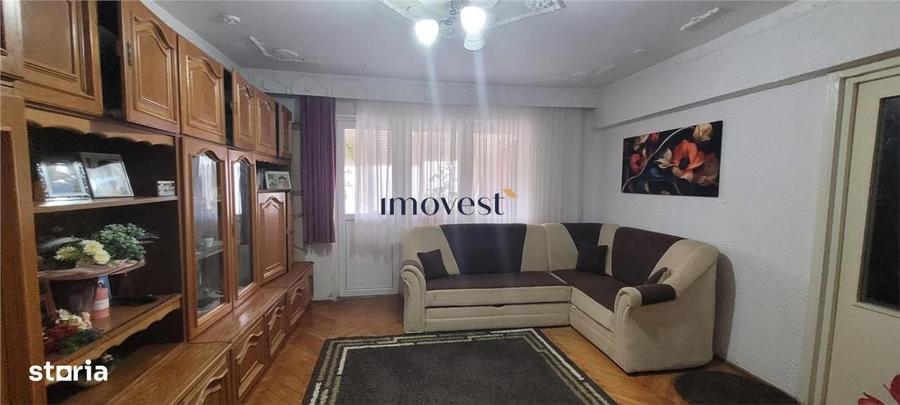 Apartament cu 3 camere decomandat în Micro 16