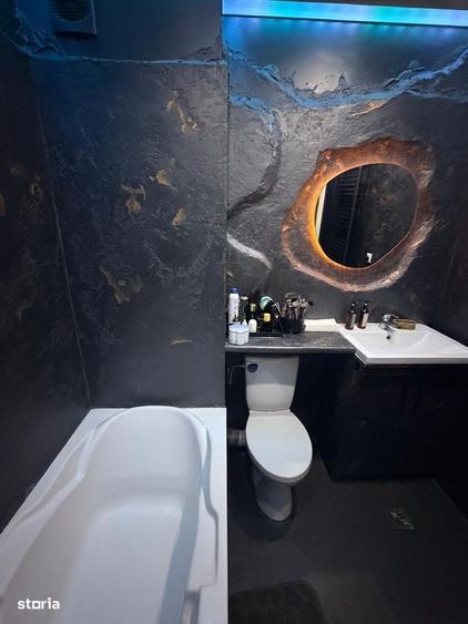 Apartament cu 3 camere semidecomandat în Tineretului