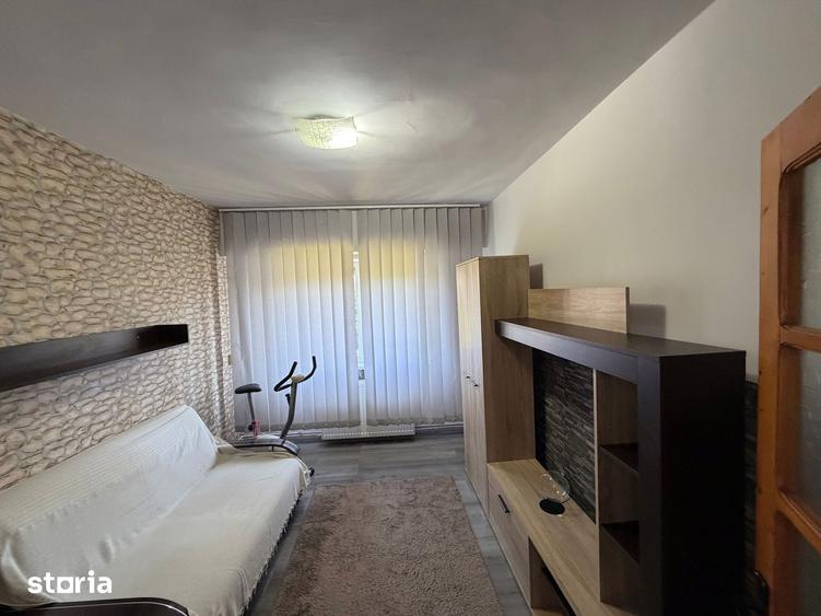 Inchiriez Apartament 3 camere, Faleza Nord zona Reyna | Proprietar - 15