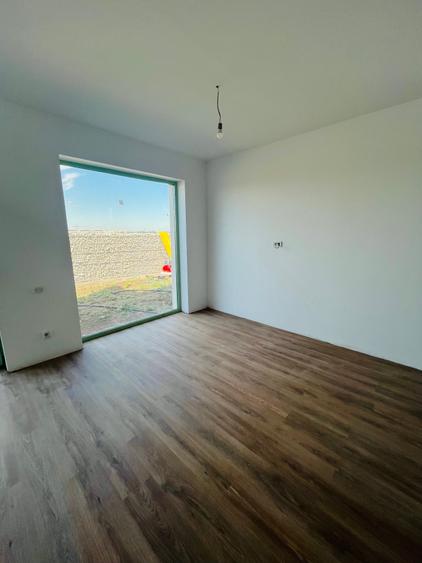 Casă individuală cu 5 camere cu Canalizare în Pipera