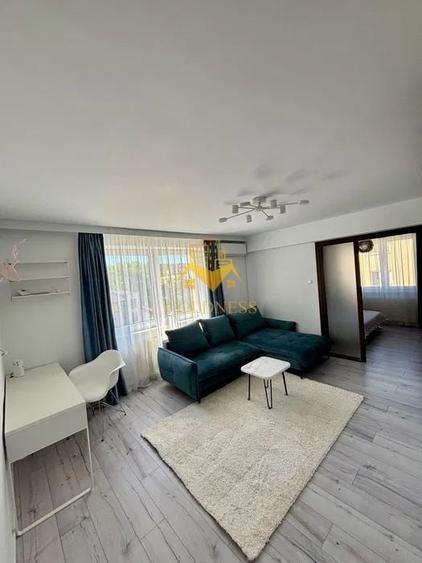 Apartament cu 2 camere semidecomandat, mobilat în Central