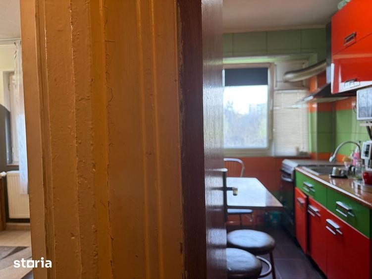 Apartament cu 3 camere semidecomandat, mobilat în Berceni — fotografia 2