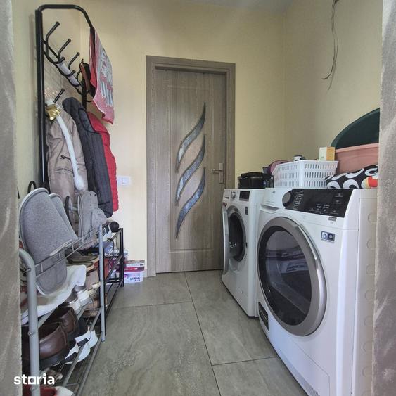 Casă cu 5 camere cu Teren 500 Mp în Frumușeni