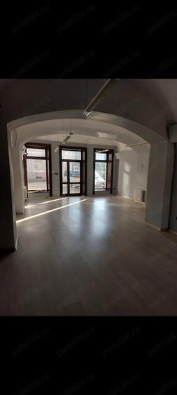 Spațiu comercial, de 70 mp, în Central