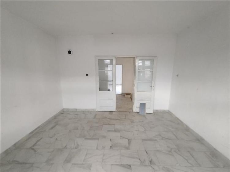 Casă individuală cu 7 camere cu Teren 540 Mp în Berliște