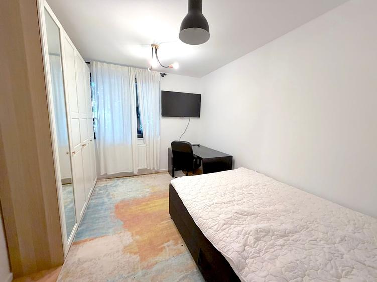 Apartament cu 4 camere decomandat în Titan