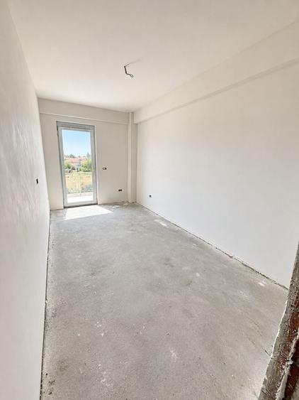 Apartament cu 3 camere decomandat în Soarelui