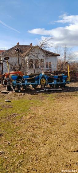 Casă cu 3 camere cu Teren 7170 Mp în Turceni