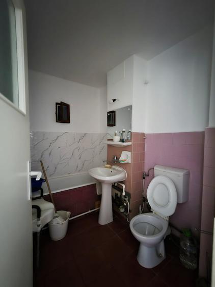 Apartament cu 2 camere decomandat în Far