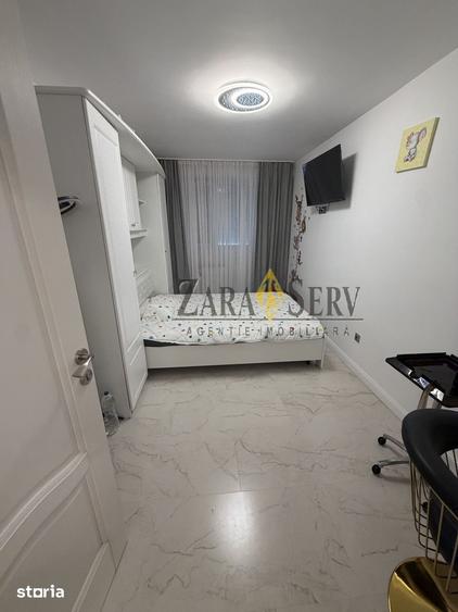 Apartament cu 3 camere decomandat în Cina